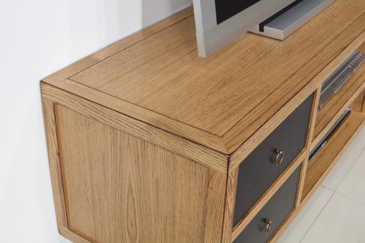 Mueble de TV vintage de 4 cajones fabricado en madera de roble macizo  estilo contemporáneo  