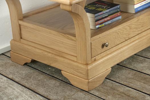 Mesa de centro Bernardo fabricada en madera maciza de Roble en estilo Louis Philippe