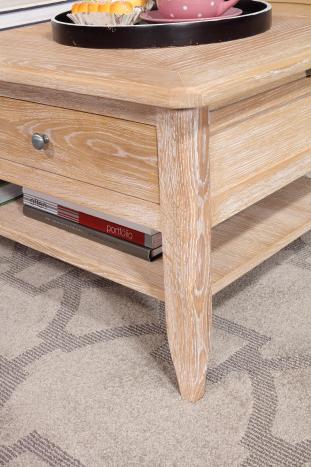 Mesa de centro Clemente fabricada en madera de roble  macizo al estilo Louis Philippe 