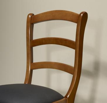 Silla Madeleine fabricada en madera de haya maciza en estilo Louis Philippe