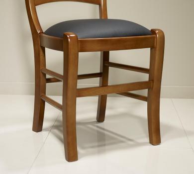 Silla Madeleine fabricada en madera de haya maciza en estilo Louis Philippe