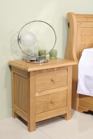 Mesa de noche Gabriel de 2 cajones fabricada en Roble macizo de estilo Rústico