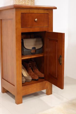 Recibidor fabricado en madera maciza de cerezo en estilo rústico