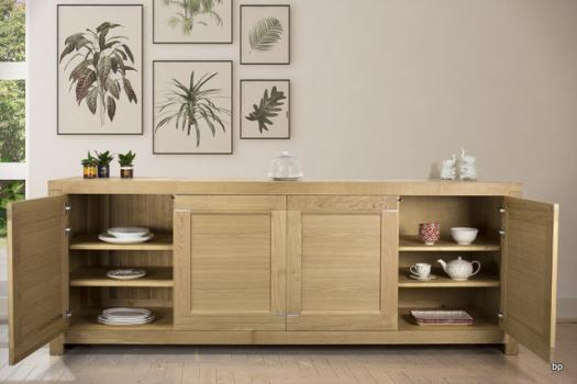 Aparador de 4 puertas Nuno línea contemporánea fabricado en Roble macizo 