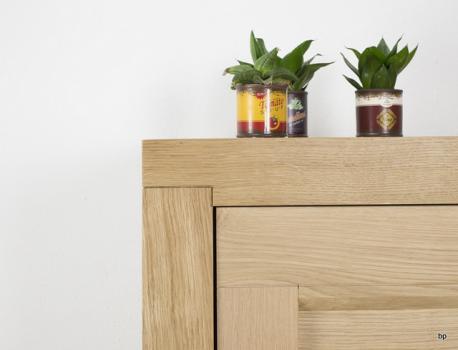 Aparador de 4 puertas Nuno línea contemporánea fabricado en Roble macizo 