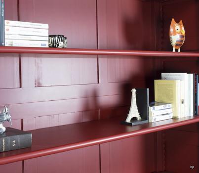 Estantería librería Emma fabricada en madera de cerezo macizo al estilo Louis Philippe
