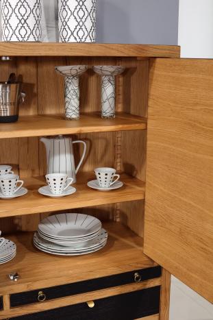 Aparador comedor de 4 puertas y 2 cajones fabricado en madera de roble macizo en estilo Contemporáneo Vintage.