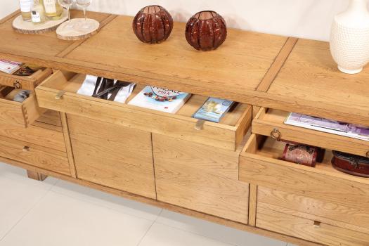 Aparador de 4 puertas fabricado  en madera de roble macizo estilo industrial 