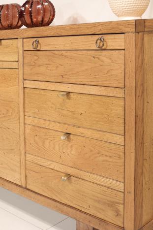 Aparador de 4 puertas fabricado  en madera de roble macizo estilo industrial 