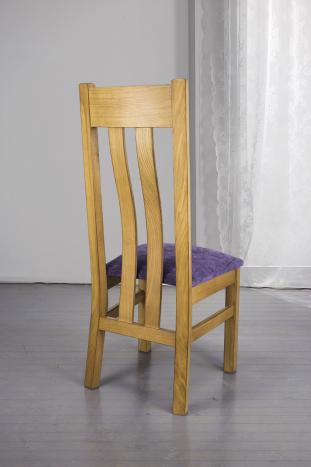 Silla Lay fabricada en madera de roble macizo asiento de tela púrpura acabado dorado antik