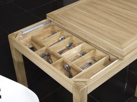 Mesa de comedor cuadrada  90x90 fabricada en madera  de Roble macizo estilo contemporáneo, abierta 180x90