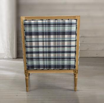 Sillón estilo Luis XVI Guillermo fabricado en madera de roble macizo 