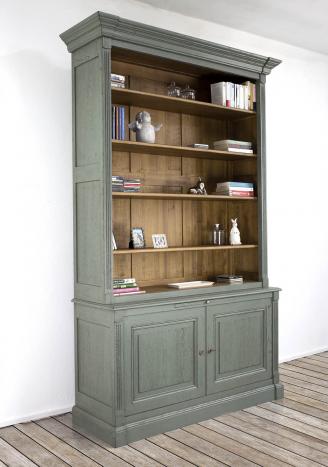 Biblioteca Sylvain 2 cuerpos fabricada en madera de  roble macizo al estilo Directoire Acabado Verde envejecido