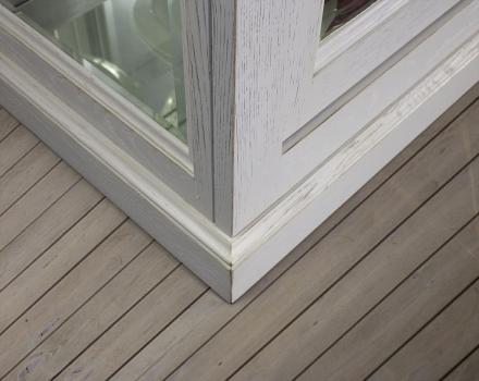 Armario vitrina Alex de 2 puertas fabricado en madera de Roble macizo al estilo Louis Philippe