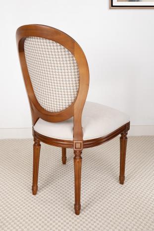 Silla de madera maciza de cerezo de estilo Louiss XVI Emeline