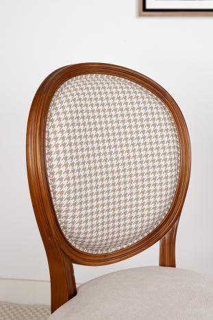 Silla de madera maciza de cerezo de estilo Louiss XVI Emeline