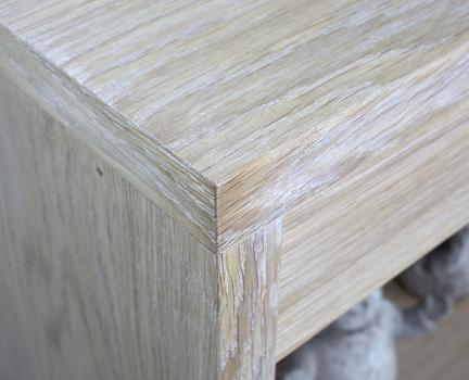 Consola Frederico de 2 cajones fabricada en madera de roble macizo estilo contemporáneo 