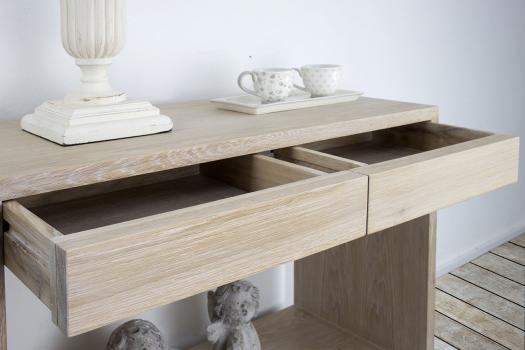 Consola Frederico de 2 cajones fabricada en madera de roble macizo estilo contemporáneo 