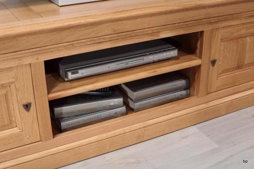 Mueble TV Alexandre fabricado en madera de Roble macizo al estilo Louis Philippe