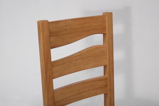 Silla Nestor fabricada en madera de Roble macizo acabado cepillado natural