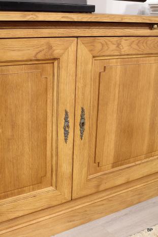Mueble de TV Bastien fabricado en madera de Roble macizo de estilo Directoire 