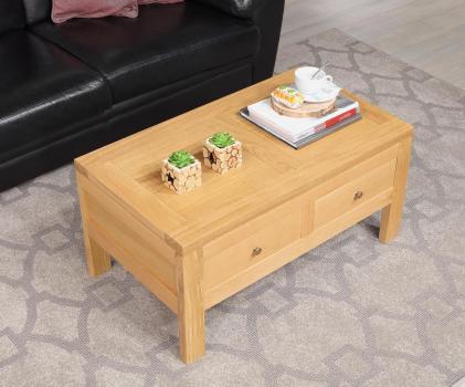 Mesa de centro Adam fabricada en madera de roble macizo de estilo contemporáneo