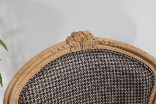 Sillón Bergere Alexia estilo Luis XV de Roble macizo con tejido VALDOURO Taupe