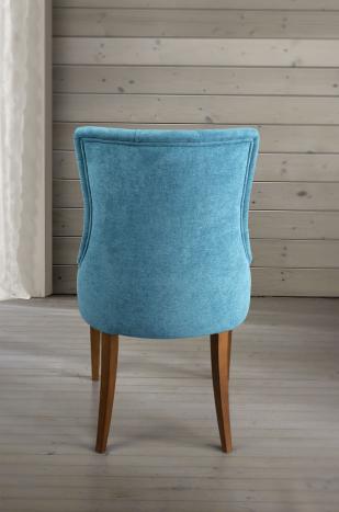 Silla de comedor acolchada fabricada en madera de Cerezo macizo tela azul