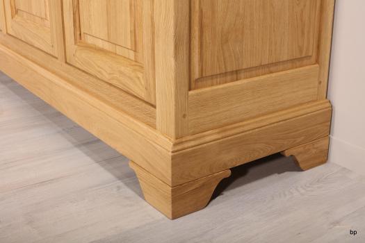  Aparador 4 puertas Jean-Baptiste fabricado en madera de roble macizo al estilo Louis Philippe