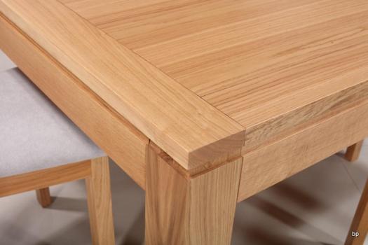 Mesa de comedor cuadrada fabricada en madera de roble macizo 140x140 estilo contemporáneo