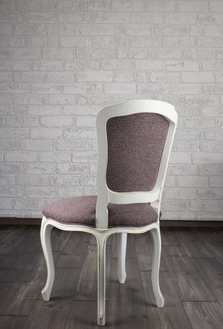 Silla Mila fabricada en madera maciza de cerezo estilo Luis XV