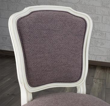 Silla Mila fabricada en madera maciza de cerezo estilo Luis XV