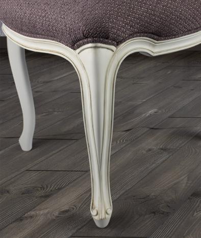 Silla Mila fabricada en madera maciza de cerezo estilo Luis XV
