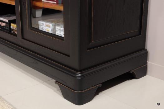 Mueble TV fabricado en madera de Roble macizo estilo Provenzal Acabado bicolor