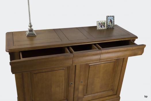 Aparador  Elisa de 2 puertas fabricado en madera de Roble macizo al estilo Louis Philippe con acabado Roble Medio
