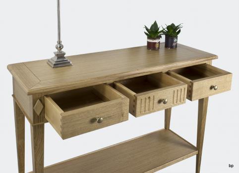 Consola Gastón fabricada en madera de Roble macizo estilo Directorio
