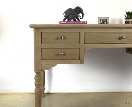 Escritorio Lucas  fabricado en madera de roble macizo al estilo Louis Philippe cepillado natural, con 5 cajones