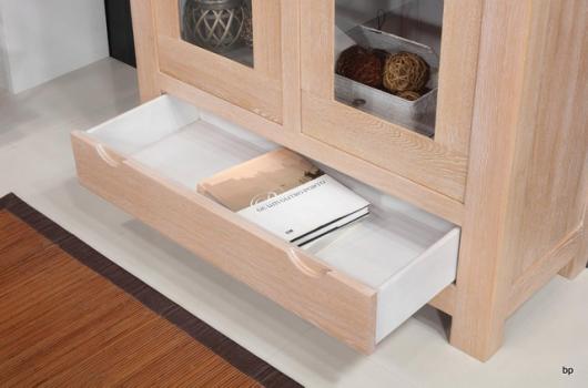 Armario vitrina  de 2 puertas Adriana fabricado en madera de Roble maciza de estilo Contemporáneo