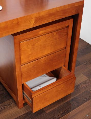 Escritorio estilo Contemporáneo fabricado en madera de Cerezo macizo acompañada con un módulo con ruedas y 3 cajones