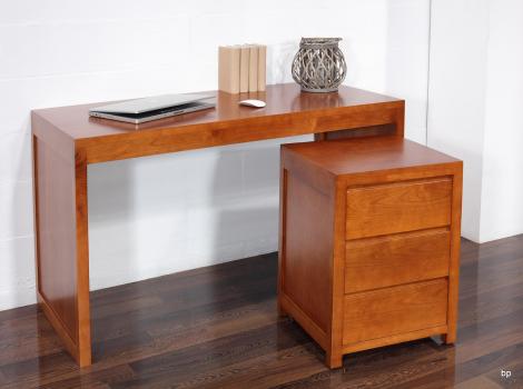 Escritorio estilo Contemporáneo fabricado en madera de Cerezo macizo acompañada con un módulo con ruedas y 3 cajones