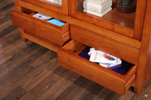 Estantería librería Audrey de 2 puertas y 4 cajones fabricado en madera de Cerezo macizo estilo contemporáneo