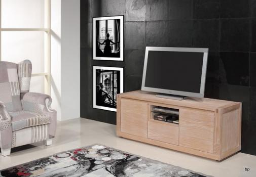 Mueble de tv Mathis fabricado en madera macizo en estilo contemporáneo 