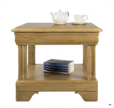 Mesa auxiliar Inês  fabricada en madera de roble de estilo Louis Philippe con 1 cajón