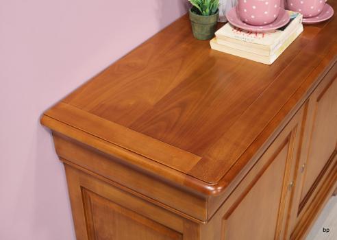 Aparador  Ingrid con 2 puertas fabricado en madera maciza de cerezo al estilo Louis Philippe