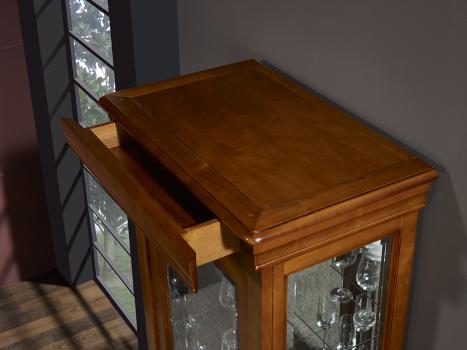 Armario Vitrina de 1 puerta y 1 cajón fabricado en madera de Cerezo macizo en estilo Louis Philippe 