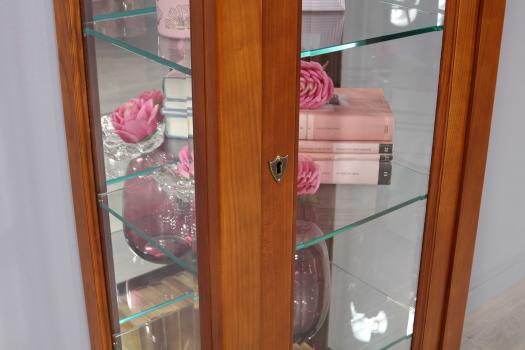 Vitrina de madera maciza de cerezo estilo Louis Philippe de 1 puerta y 1 cajón