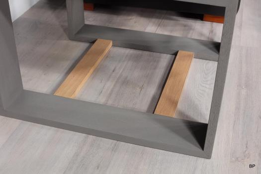 Mesa de centro 90x90 fabricada en madera de roble macizo estilo contemporáneo