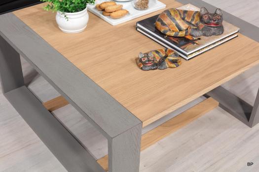 Mesa de centro 90x90 fabricada en madera de roble macizo estilo contemporáneo