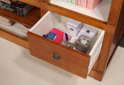 Librería Jade realizada en madera de cerezo de estilo Directorio.