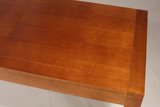 Mesa de comedor rectangular estilo Contemporáneo fabricada en madera de Cerezo macizo con 210x100 + 5 extensiones Longitud total de 5 metros